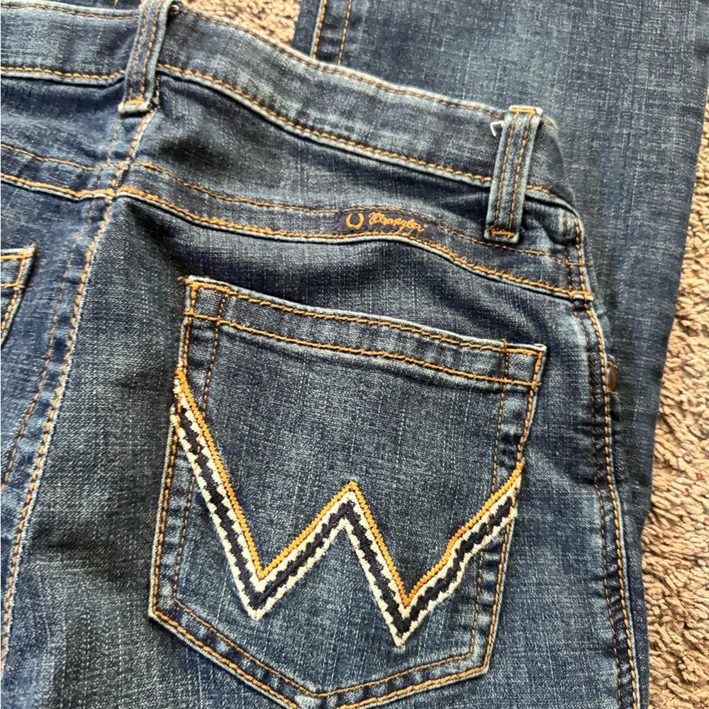WRANGLER Willow Dark Wash Bootcut Ultimate Riding Jean | Women’s size 9x32 - Picture 3 of 9